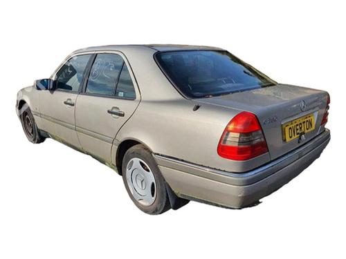 Używane Atrapa chłodnicy / Grill MERCEDES-BENZ C-CLASS (W202) C 230 (202.023) (150 hp) 29652995