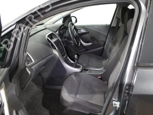 Left taillight VAUXHALL ASTRA Mk VI (J) Estate (P10) 1.4 | BP29674233C34 