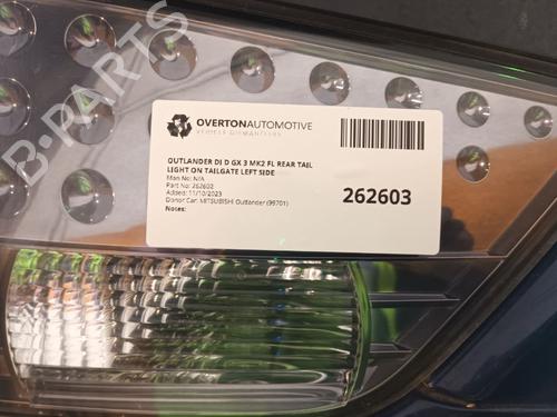 Venstre baglygte MITSUBISHI OUTLANDER II (CW_W) 2.2 DI-D 4WD (177 hp) 29652382