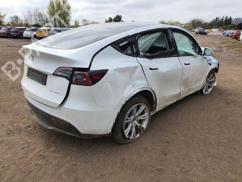 Windscreen washer tank TESLA MODEL Y (5YJY) Long Range All-wheel Drive | BP29657675C113