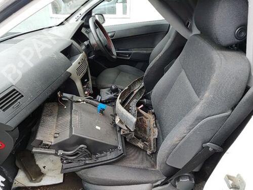 Mass air flow sensor VAUXHALL ASTRA Mk V (H) Estate (A04) 1.3 CDTi (L35) | BP29663198M95 