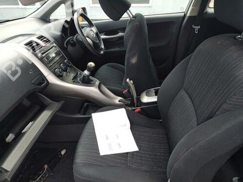 Left front indicator TOYOTA AURIS (_E15_) 1.6 (ZRE151_, ZRE151R) | BP29668740C32 
