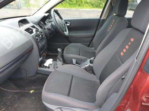 Siège avant gauche RENAULT MEGANE II (BM0/1_, CM0/1_) 1.4 16V (BM0B, CM0B) | BP29662526C15