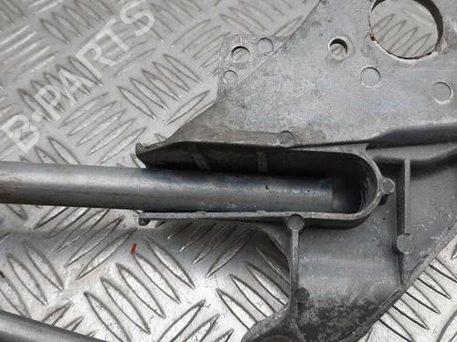 Scheibenwischergestänge vorne HONDA CR-V II (RD_) 2.0 (RD5) | BP29647385C83