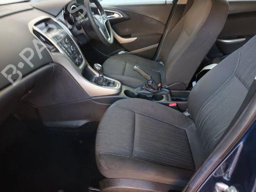 Rear left seatbelt VAUXHALL ASTRA Mk VI (J) (P10) 1.7 CDTi | BP29660537I29 