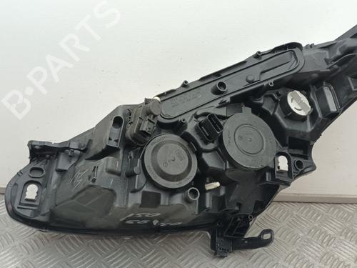 Right headlight PEUGEOT 2008 I Van (CU_) BlueHDi 120 (CUYHXK) | BP29677664C29