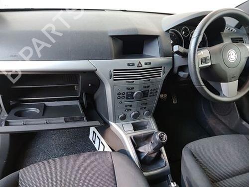 Rear right seatbelt VAUXHALL ASTRA Mk V (H) Sport Hatch (A04) 1.8 i 16V (L08) | BP29679237I28