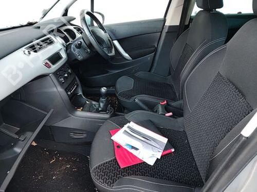 Left front seat CITROËN C3 II (SC_) 1.1 BiFuel | BP33032608C15  - Image 10