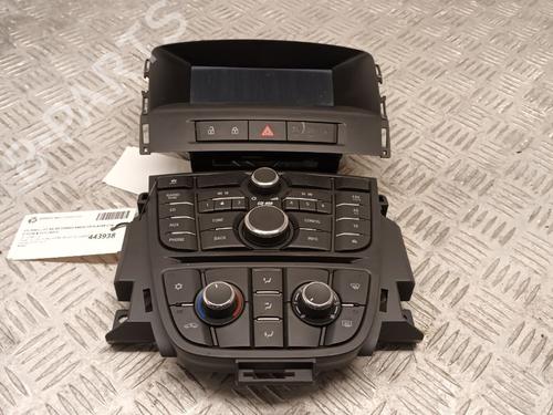 Used Radio VAUXHALL ASTRA Mk VI (J) (P10) 1.6 (115 hp) 29673830