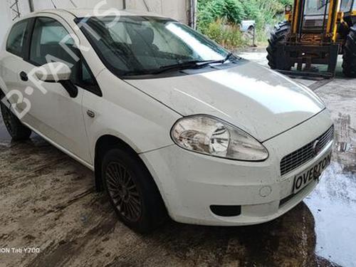 Radio FIAT GRANDE PUNTO (199_) 1.4 (199AXB11, 199AXB1A, 199BXB1A, 199AXL1A) | BP29664025E6 