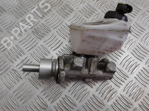 Maître-cylindre RENAULT CLIO II (BB_, CB_) 1.2 16V (BB05, BB0W, BB11, BB27, BB2T, BB2U, BB2V, CB05,... (75 hp) 29648110