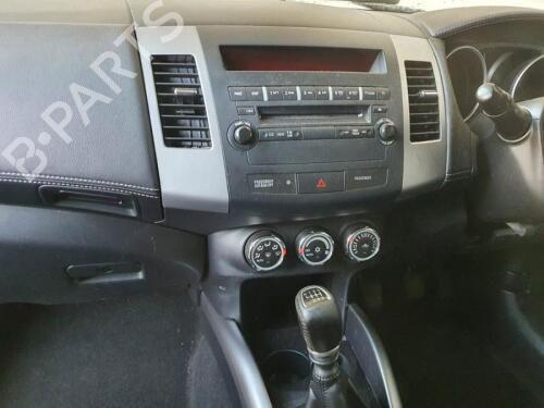 Bilradio MITSUBISHI OUTLANDER II (CW_W) 2.2 DI-D 4WD | BP29652380E6