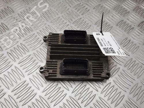Used Engine control unit (ECU) VAUXHALL VECTRA (B) Estate (J96) 2.2 i 16V (F35) (147 hp) 29647694