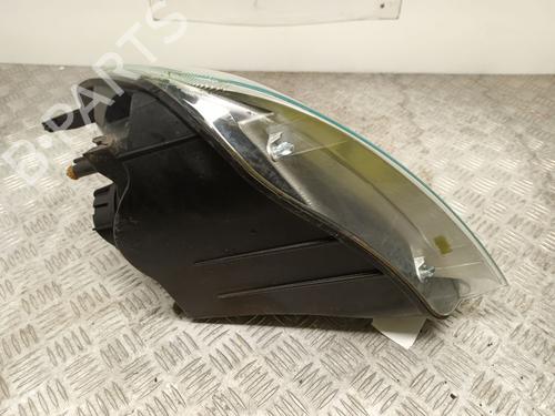 Right headlight FORD FIESTA V (JH_, JD_) 1.25 16V | BP29656479C29 