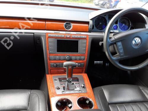 Rear left window mechanism VW PHAETON (3D1, 3D2, 3D3, 3D4, 3D6, 3D7, 3D8, 3D9) 3.2 V6 | BP29679551C24