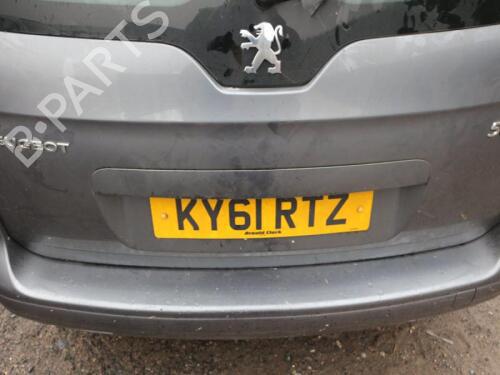 Fuel flap PEUGEOT 5008 (0U_, 0E_) 1.6 HDi | BP29672449C131