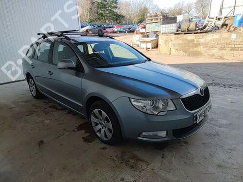 Left headlight SKODA SUPERB II (3T4) 1.6 TDI | BP29675994C28 