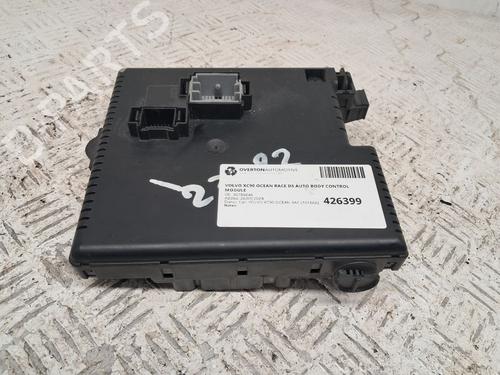 Used Fuse box VOLVO XC90 I (275) D5 AWD (185 hp) 29666813