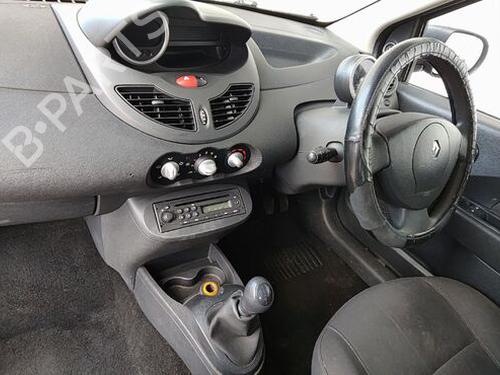 Blinker vorne links RENAULT TWINGO II (CN0_) 1.2 (CN0D) | BP29661942C32 