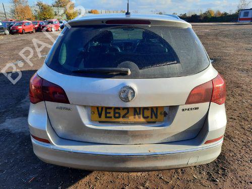Rear center seatbelt VAUXHALL ASTRA Mk VI (J) Estate (P10) 1.7 CDTi | BP29655068I27 