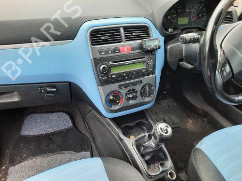 Radio FIAT GRANDE PUNTO (199_) 1.4 (199AXB11, 199AXB1A, 199BXB1A, 199AXL1A) | BP29656082E6 