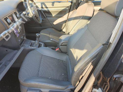 Rear left seatbelt VAUXHALL VECTRA Mk II (C) Estate (Z02) 1.9 CDTI 16V | BP29657628I29 