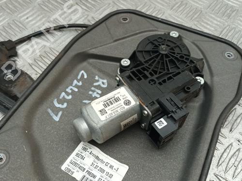 Rudehejsemekanisme Højre foran SKODA FABIA II (542) 1.2 | BP29681655C23 