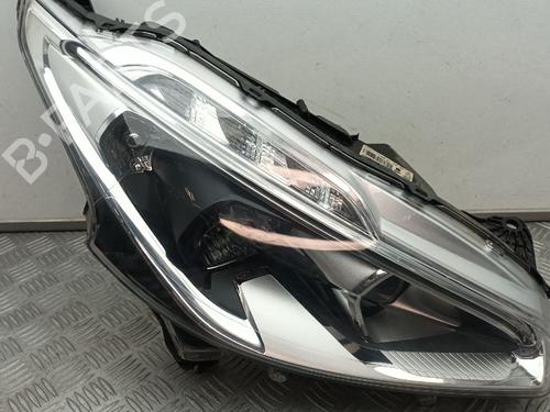 Used Right headlight PEUGEOT 2008 I Van (CU_) BlueHDi 120 (CUYHXK) (120 hp) 29677664