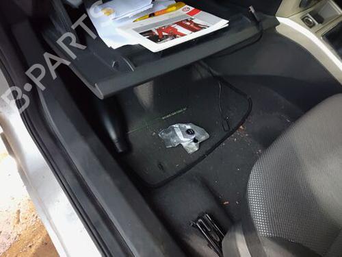 Fuse box VAUXHALL ASTRA Mk IV (G) Hatchback (T98) 1.4 16V (F08, F48) | BP31693220E1 