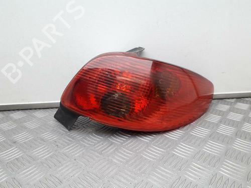 Used Right taillight PEUGEOT 206 Hatchback (2A/C) 1.4 i (75 hp) 29645824