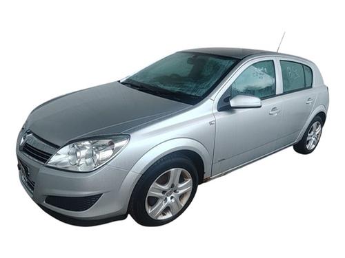 Used Left headlight VAUXHALL ASTRA Mk V (H) (A04) 1.6 (L48) (115 hp) 31055763