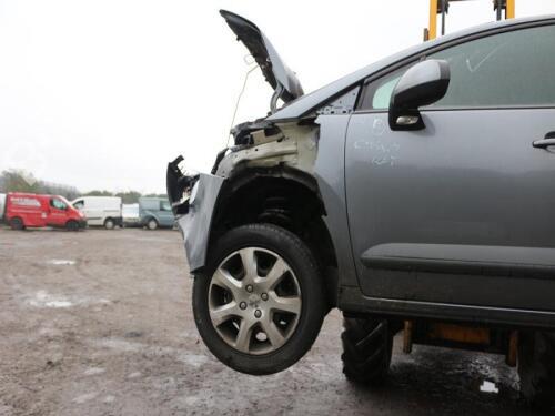 Fuel flap PEUGEOT 5008 (0U_, 0E_) 1.6 HDi | BP29672449C131