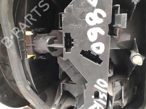 Right taillight VW POLO III (6N1) 100 1.4 16V | BP29645412C35 
