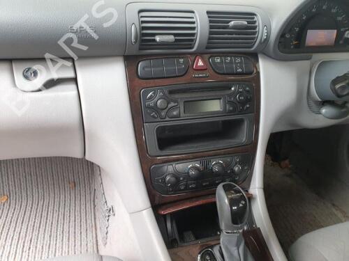 Sikkerhedssele foran højre MERCEDES-BENZ C-CLASS (W203) C 180 (203.035) | BP29650283I25