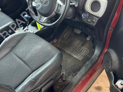 Rear left seatbelt TOYOTA YARIS (_P13_) 1.5 Hybrid (NHP130_, NHP130) | BP29683395I29 