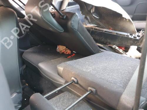 Rear center seatbelt RENAULT CLIO III (BR0/1, CR0/1) 1.2 16V (BR0P, CR0P) | BP29653182I27