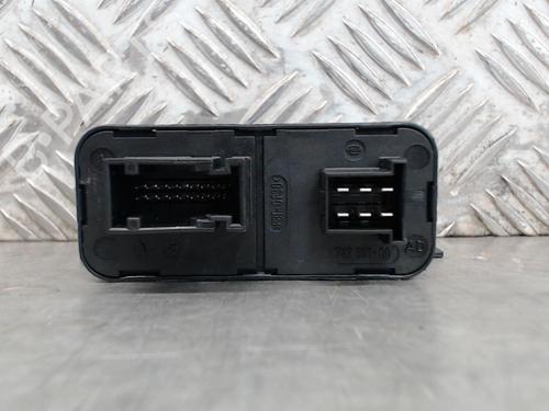 Used Electronic module Electronic module LAND ROVER RANGE ROVER EVOQUE (L538) 2.0 D 4x4 (241 hp) 25982238 25982238