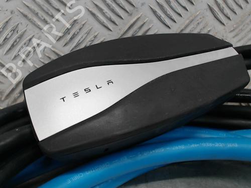 Electronic module TESLA MODEL 3 (5YJ3) EV | BP25982221M83 