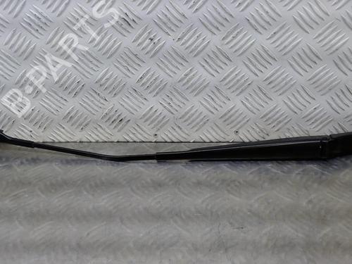 Used Front windshield wiper arm AUDI A1 (8X1, 8XK) 1.6 TDI (90 hp) 23057733
