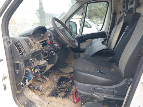 Left taillight CITROËN JUMPER II Van 2.2 HDi 130 | BP31173584C34 