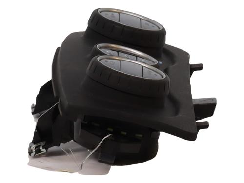 climate-control-fiat-tipo-hatchback-356_-357_-2016-29972372 main image