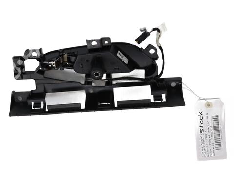 rear-left-interior-door-handle-alfa-romeo-giulia-952_-2015-32449496 main image