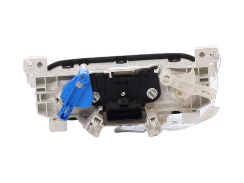 climate-control-nissan-nv300-van-x82-2016-25282477 main image