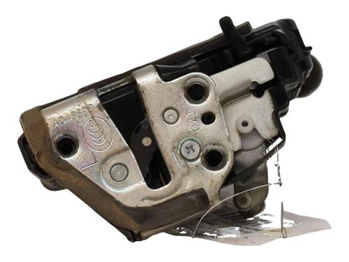 rear-left-lock-toyota-rav-4-iii-_a3_-2005-2006-2007-2008-2009-2010-2011-2012-2013-2014-34257003 main image