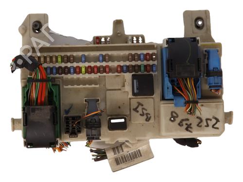 Used Fuse box Fuse box 37080031 37080031