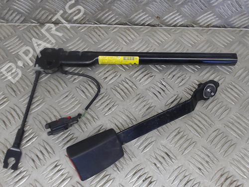 Used Seat buckle RENAULT CLIO III (BR0/1, CR0/1) 1.5 dCi (BR17, CR17) (86 hp) 23061038