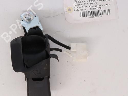 seat-buckle-toyota-corolla-estate-_e21_-2019-37741156 main image