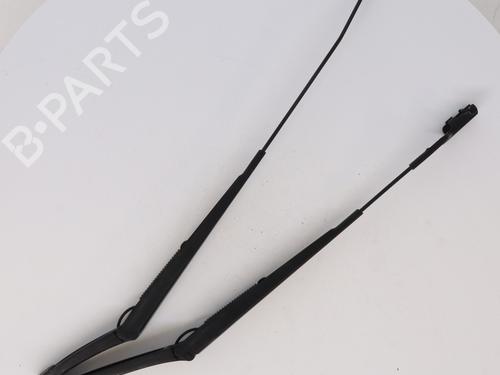 Used Front windshield wiper arm Front windshield wiper arm SEAT ARONA (KJ7, KJP) 1.6 TDI (115 hp) 33827833 33827833