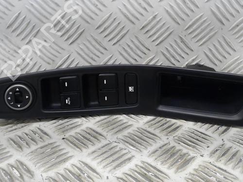 Left front window switch HYUNDAI i20 II (GB, IB) 1.2 | BP23059893I27 - Image 3