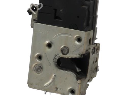 Used Front left lock PEUGEOT 206 Hatchback (2A/C) 1.4 i (75 hp) 25124015